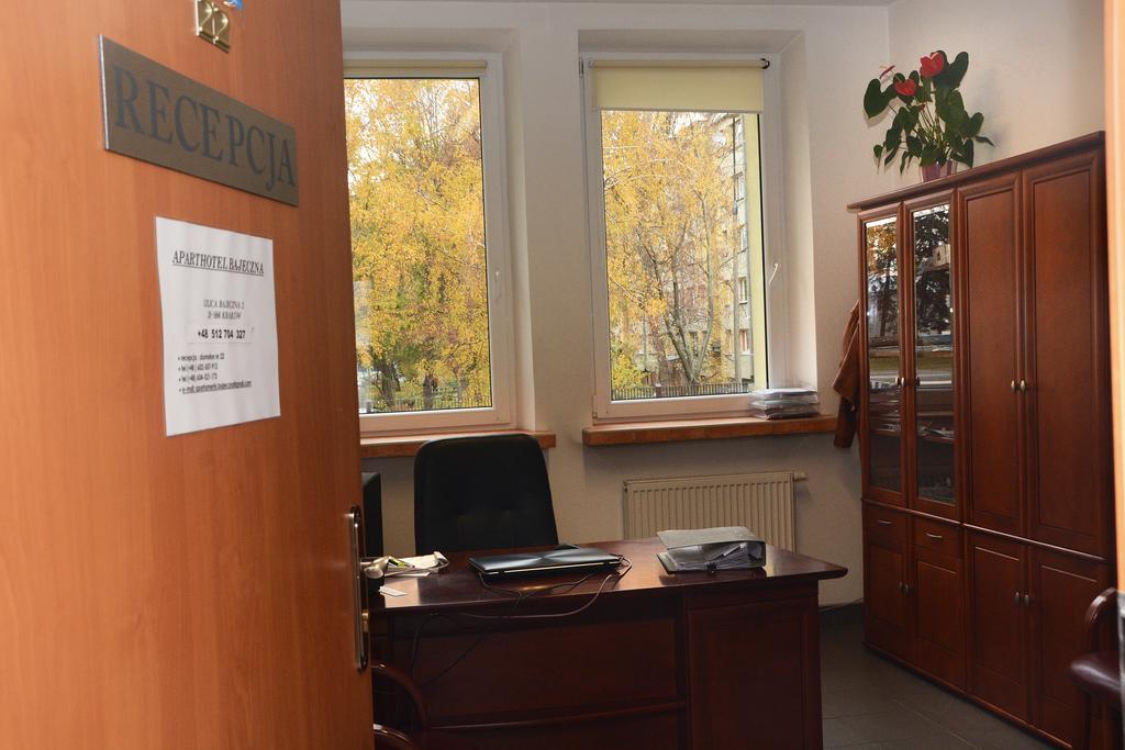 Aparthotel Bajeczna Краков Экстерьер фото