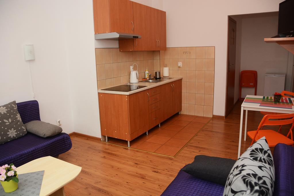 Aparthotel Bajeczna Краков Экстерьер фото